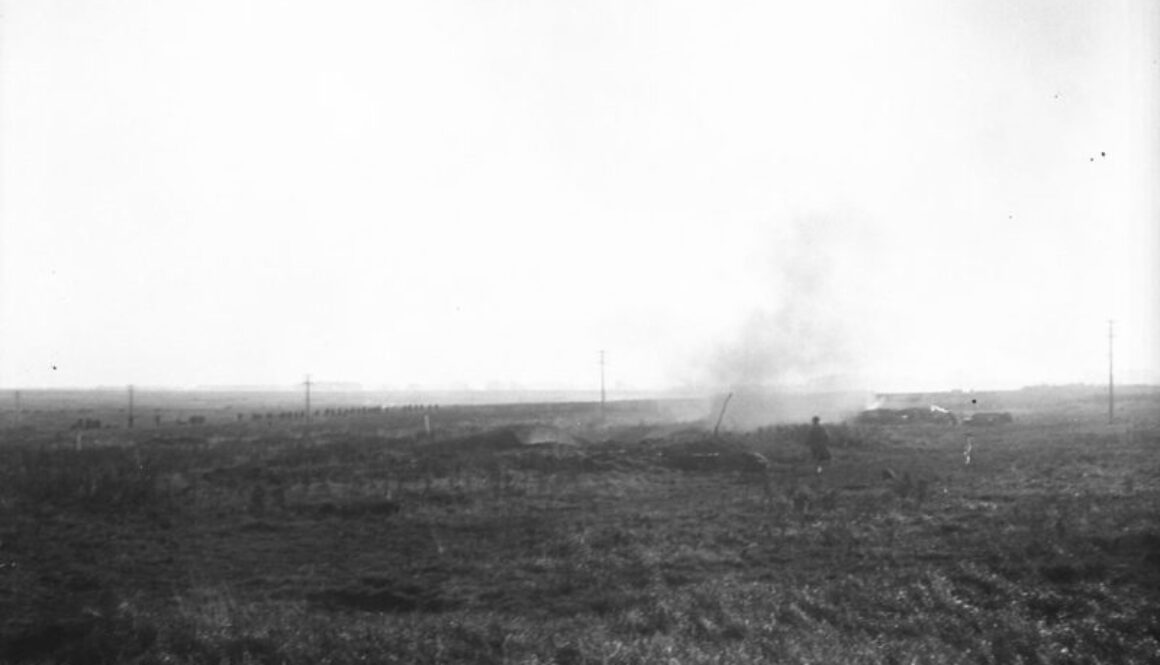255_Early morning advance of Canadians on Cambrai. Advance East of Arras. October, 1918